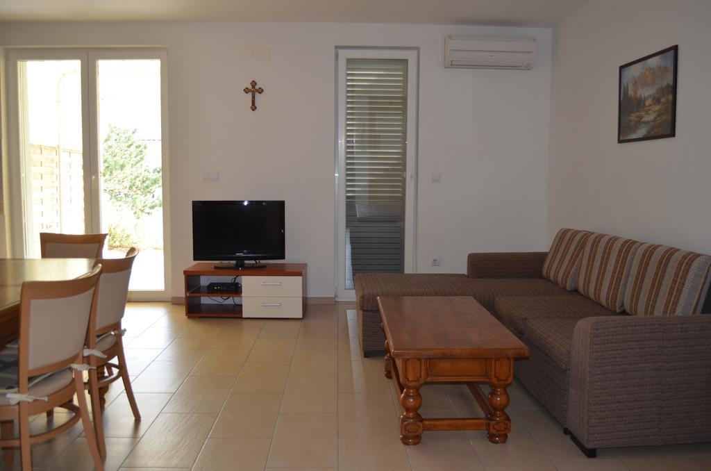 Apartments Buljan Baška Oda fotoğraf