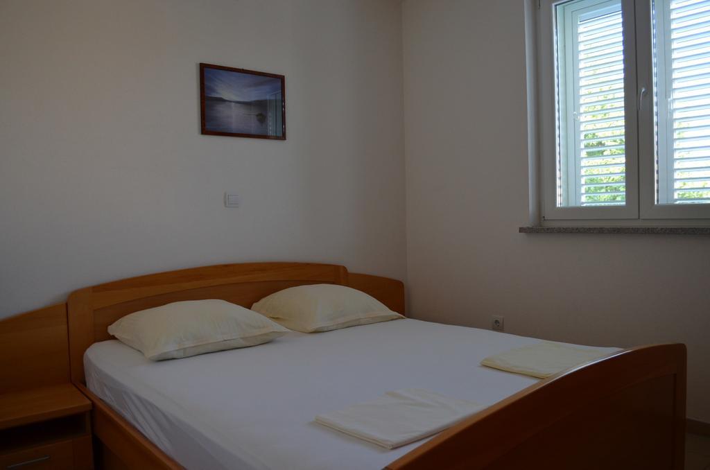 Apartments Buljan Baška Oda fotoğraf