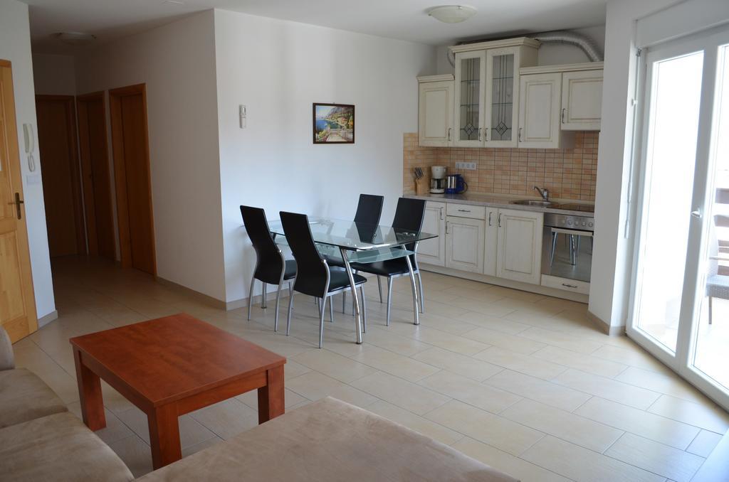 Apartments Buljan Baška Oda fotoğraf